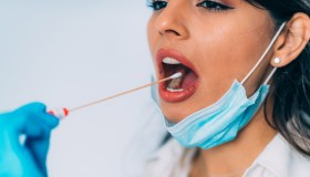 Covid-19, cosa offrono tampone, test rapidi e sierologici