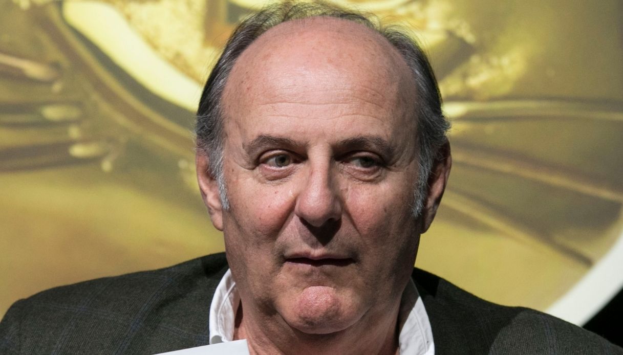 “Gerry Scotti ricoverato in terapia intensiva”: l’ufficio stampa smentisce