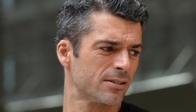 Luca Argentero e Beppe Fiorello, scontro a distanza per la nuova fiction