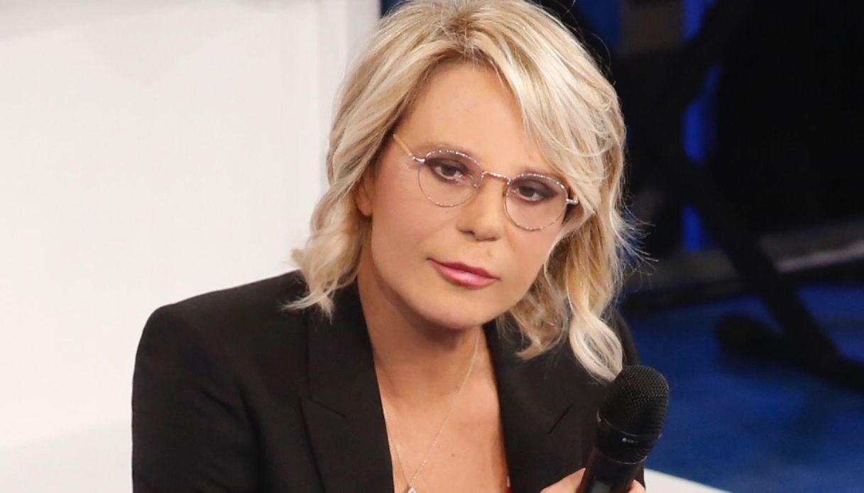 Maria De Filippi, perché Amici e Uomini e Donne sono sospesi