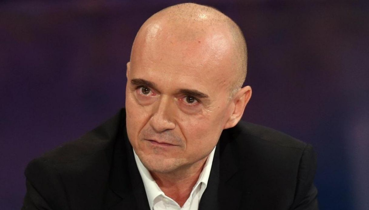 GF Vip, spostata la data della finale. Signorini: “Sarà difficile dirlo ai concorrenti”