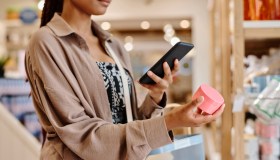 Beauty routine attenta e consapevole? Sono questi gli ingredienti cosmetici da evitare