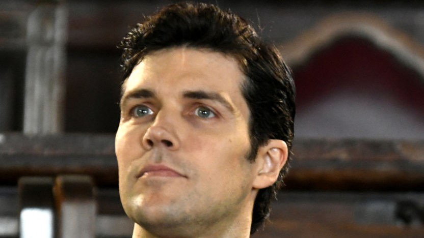 Striscia la Notizia, Roberto Bolle si difende dopo l’incidente di Valerio Staffelli