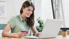 Quando iniziano i saldi online? Le date e come fiutare occasioni e truffe