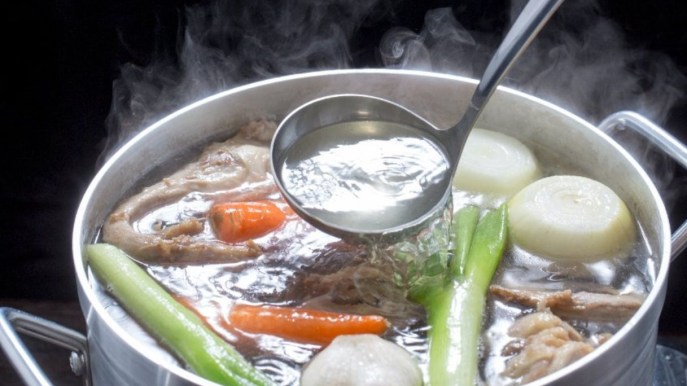 Brodo di carne e dieta: tanti benefici per la salute