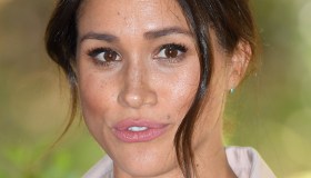 Meghan Markle e Harry, contratto da 30 milioni per i podcast. Ma piovono critiche