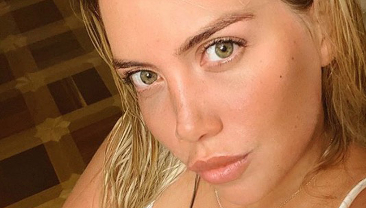 Wanda Nara nuda a cavallo: la polemica infinita (in cui vince lei)