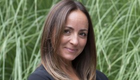 Camila Raznovich si racconta: l’infanzia difficile, le figlie e il futuro marito