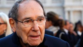 Addio a Robert Hossein, l’affascinante conte di Angelica