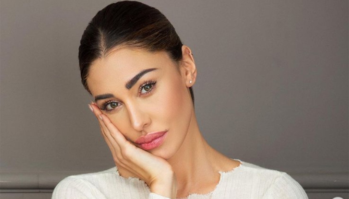 Belen Rodriguez è incinta di Antonino: il gossip di Novella 2000