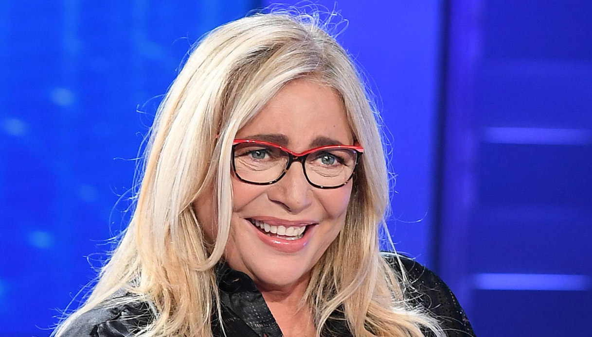 Mara Venier, record con Domenica In. E il look in pelle è un incanto