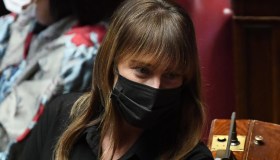 Maria Elena Boschi, l’abito a camicia è uno scivolone di stile