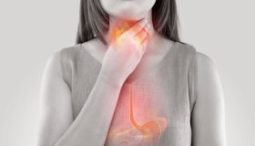 Reflusso gastroesofageo: i rimedi naturali più efficaci