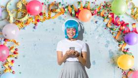 C’è bisogno di ballare, ridere e cantare. Fallo con la nostra playlist di Carnevale