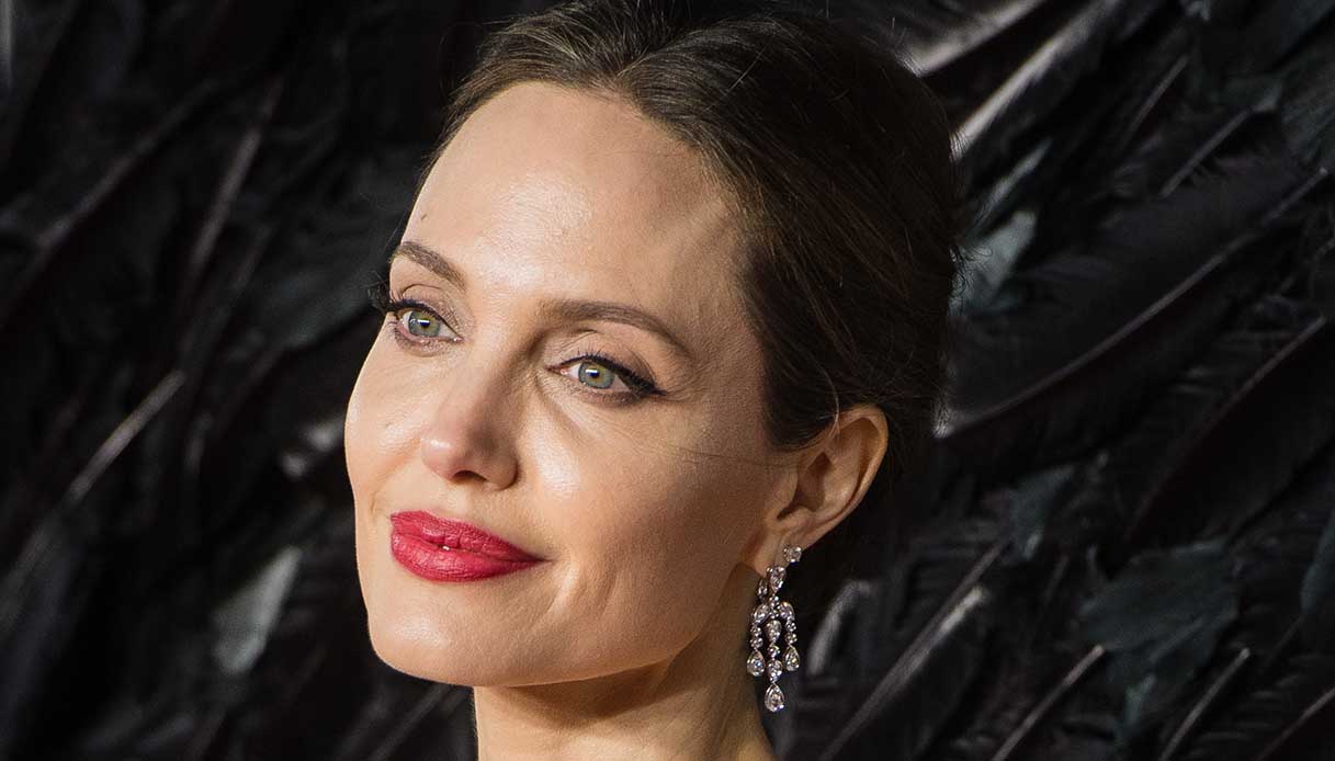Sempre diversa, sempre se stessa. Lei è Angelina Jolie