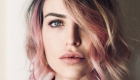 Barbara Berlusconi, splendida con i capelli rosa: tutti i suoi look