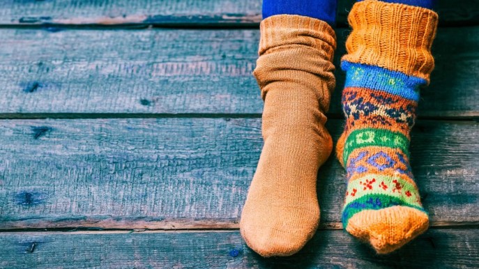 Calzini spaiati: c’è un giorno perfetto per indossarli ed è questo
