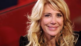Auguri a Gabriella Carlucci: 62 anni tra tv, politica e famiglia