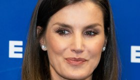 Letizia di Spagna, attimi di imbarazzo al Museo ma lei si riscatta