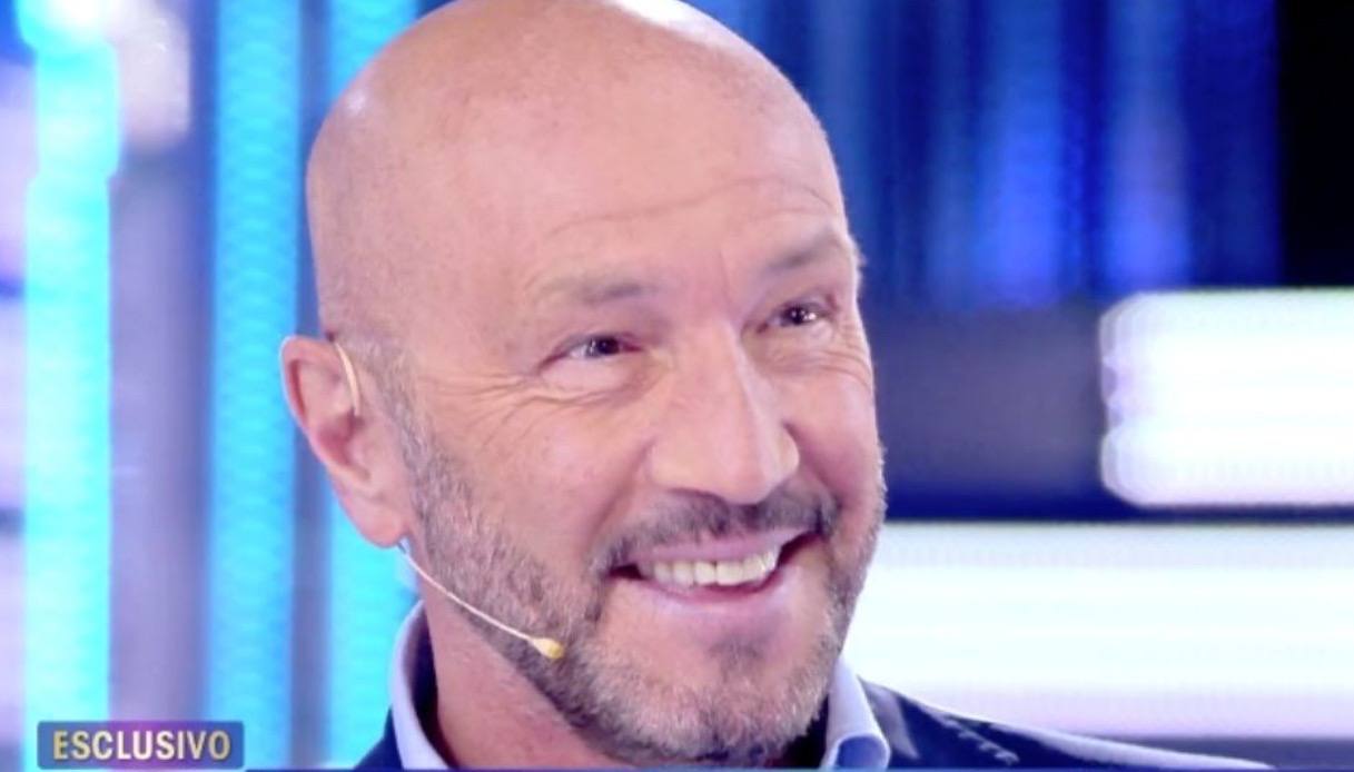 Live – Non è la D’Urso, dopo i figli Walter Zenga riabbraccia il fratello