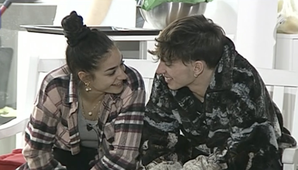 Amici 2021, nuova coppia nella scuola: è amore tra Deddy e Rosa