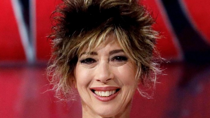 Parlami d’amore, Veronica Pivetti sorprende con il look total black