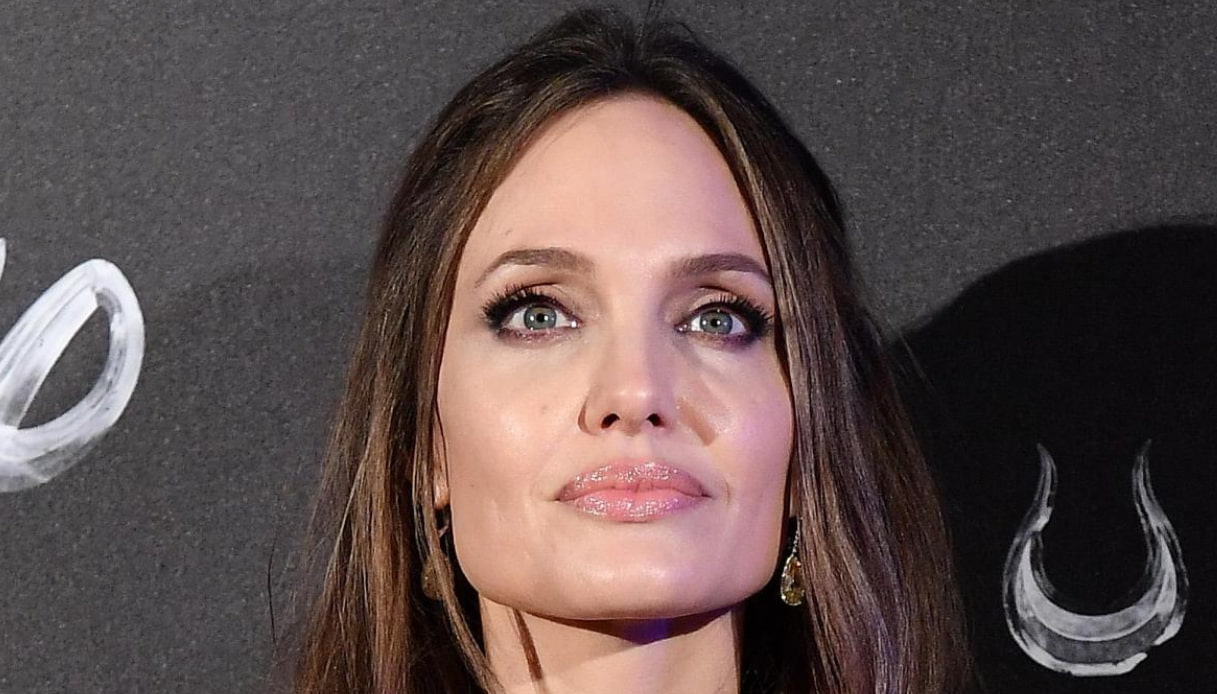 Angelina Jolie contro Brad Pitt, il figlio Maddox chiamato a testimoniare
