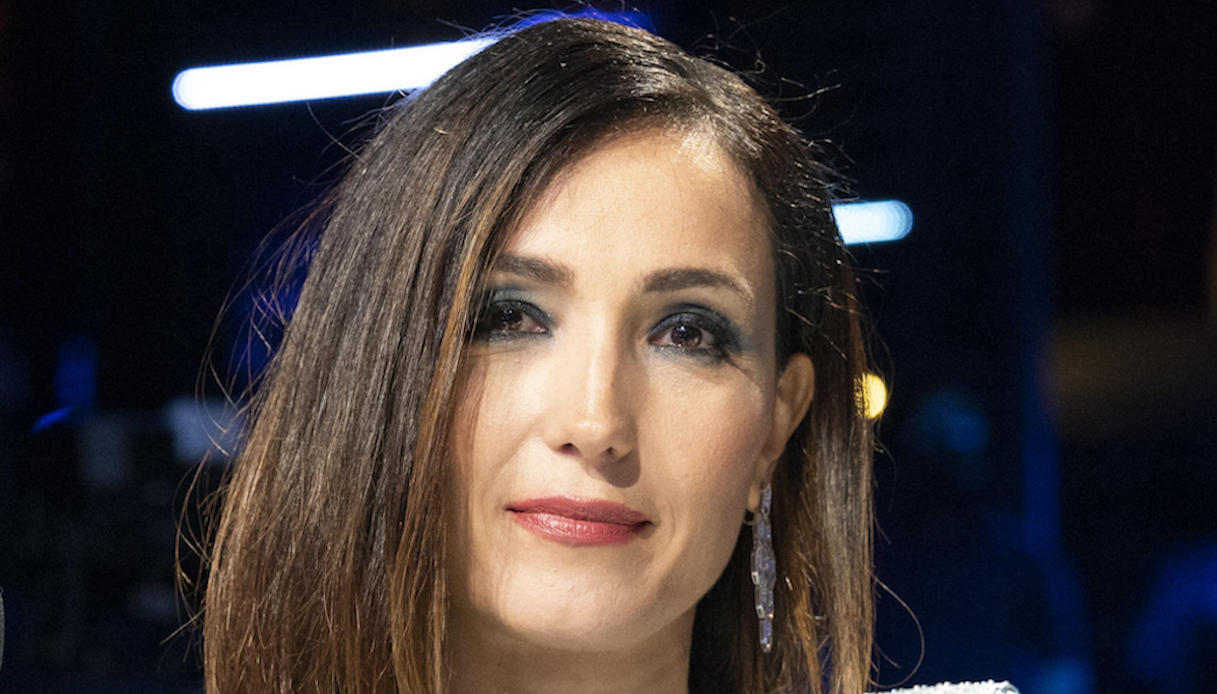 Caterina Balivo risponde a Striscia la notizia e smentisce i ritocchini estetici