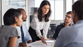 Donne e uomini devono avere lo stesso stipendio: la proposta europea