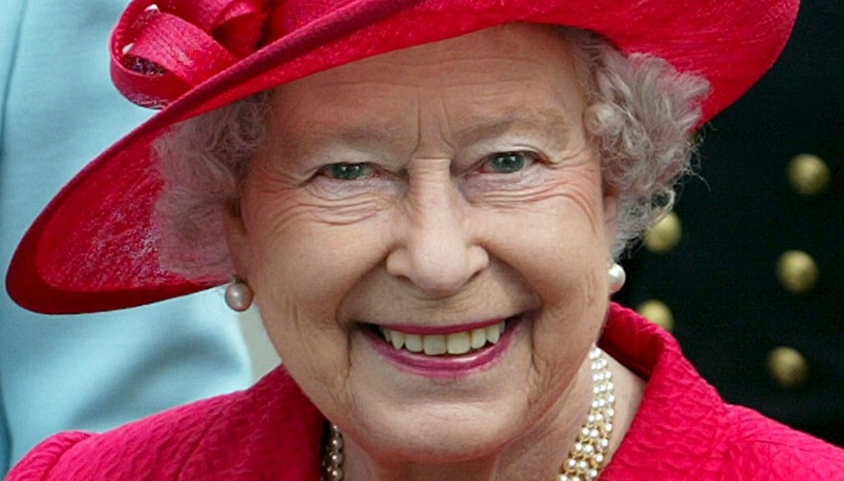 Elisabetta II: tra castelli e cavalli, l’investimento che non ti aspetti