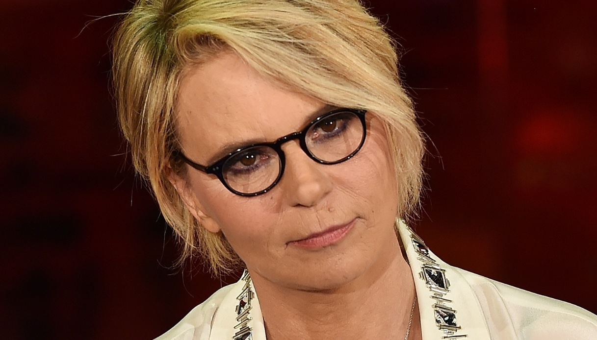 Amici 2021, il serale: Maria De Filippi svela le prime anticipazioni. E arriva la Ferilli