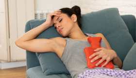 Sindrome premestruale: sintomi e rimedi naturali