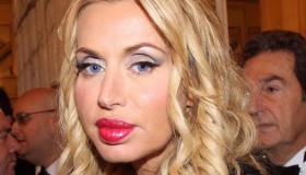 Valeria Marini, la madre truffata per 335mila euro: “Ancora umiliata”