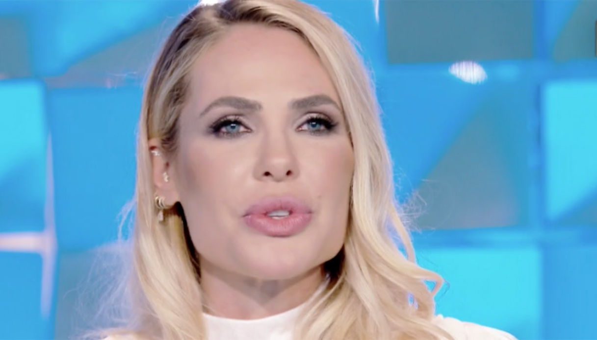 Verissimo, Ilary Blasi: l’amore per Totti e l’avventura con l’Isola