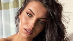 Isola dei Famosi 2021: Carolina Stramare si ritira