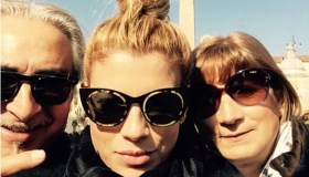 La dedica di Emma ai genitori: “Vi dedico 11 anni di successi e sacrifici”