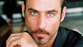 Raz Degan: vita, carriera e amori di uno spirito libero