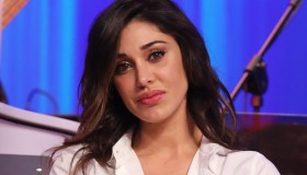 Belen alle Maldive con Spinalbese: le foto su Instagram fanno discutere