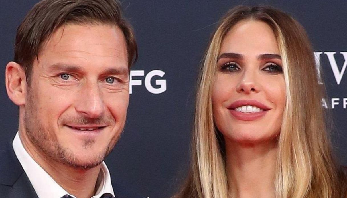 Ilary Blasi compie 40 anni, i romantici auguri di Francesco Totti su Instagram