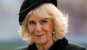 Camilla: prove da Regina su Instagram, ma c’è chi rema contro