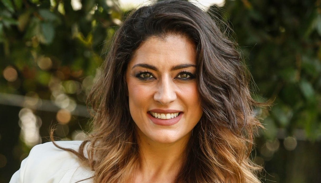 Elisa Isoardi in costume su Instagram: tranquillizza sulle sue condizioni