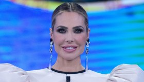 Isola dei Famosi, Ilary Blasi mette alla prova l’amore di Ignazio e Cecilia