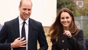 Kate Middleton incanta col cappotto militare made in Italy
