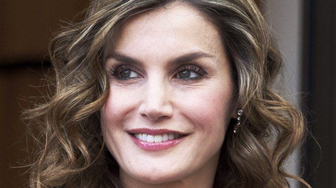 Letizia di Spagna sorprende col blazer etnico di 6 anni fa e fa tendenza