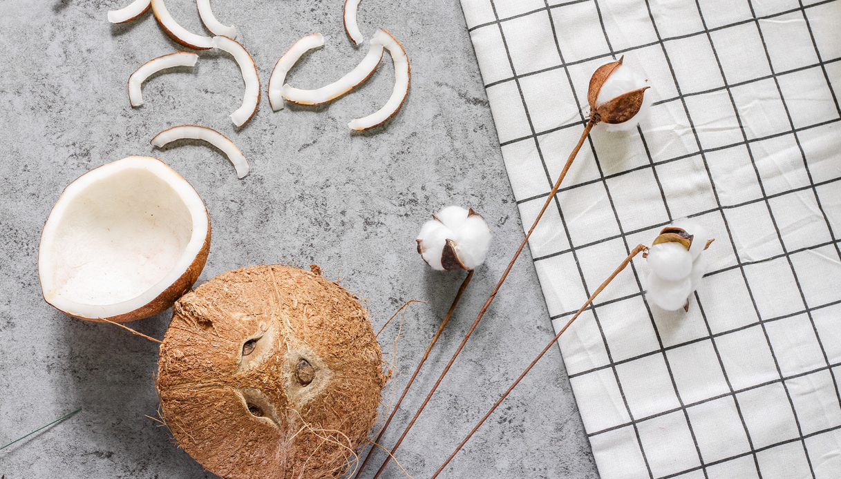 capelli crespi: come usare l'olio di cocco