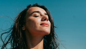 I migliori acceleratori di abbronzatura da provare subito per un tintarella al top