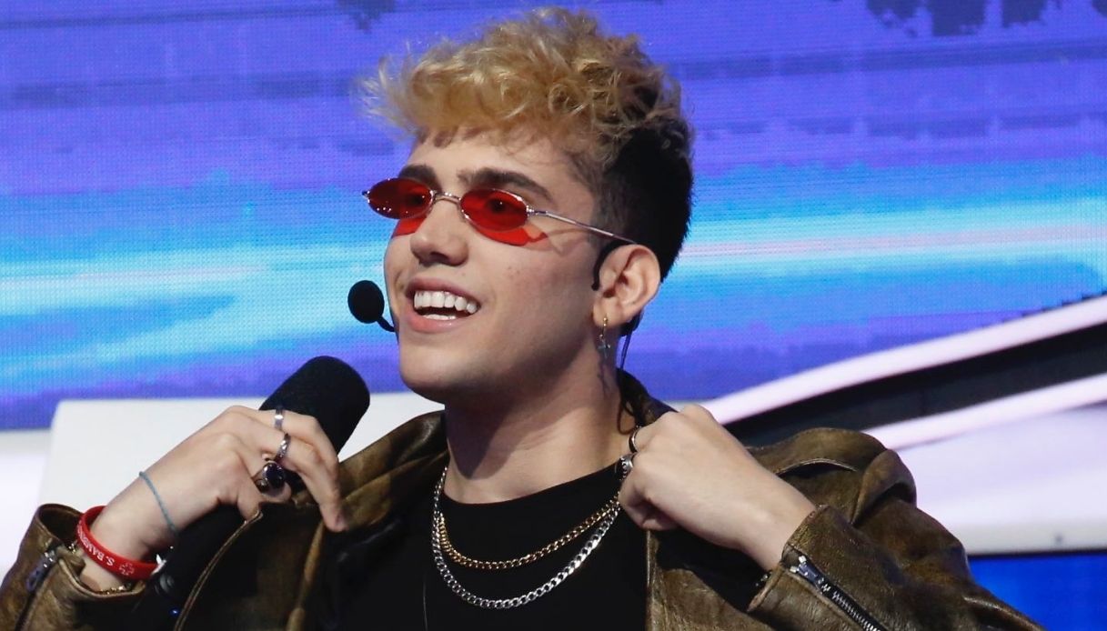 Amici, Aka7even risponde all’accusa di aver copiato Sangiovanni