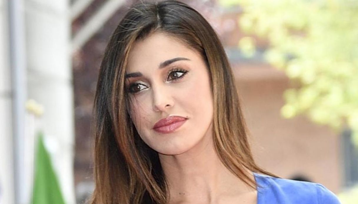 Belen Rodriguez mostra il pancione (quasi) senza veli su Instagram