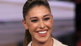 Belen mostra il pancione e Antonino la imita: il video è esilarante