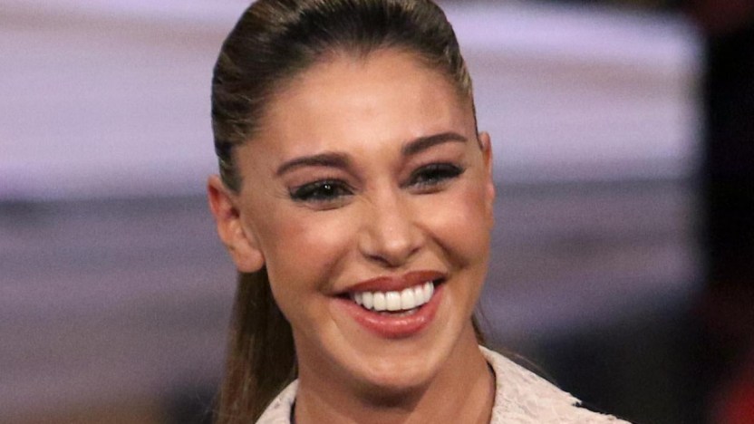 Belen mostra il pancione e Antonino la imita: il video è esilarante